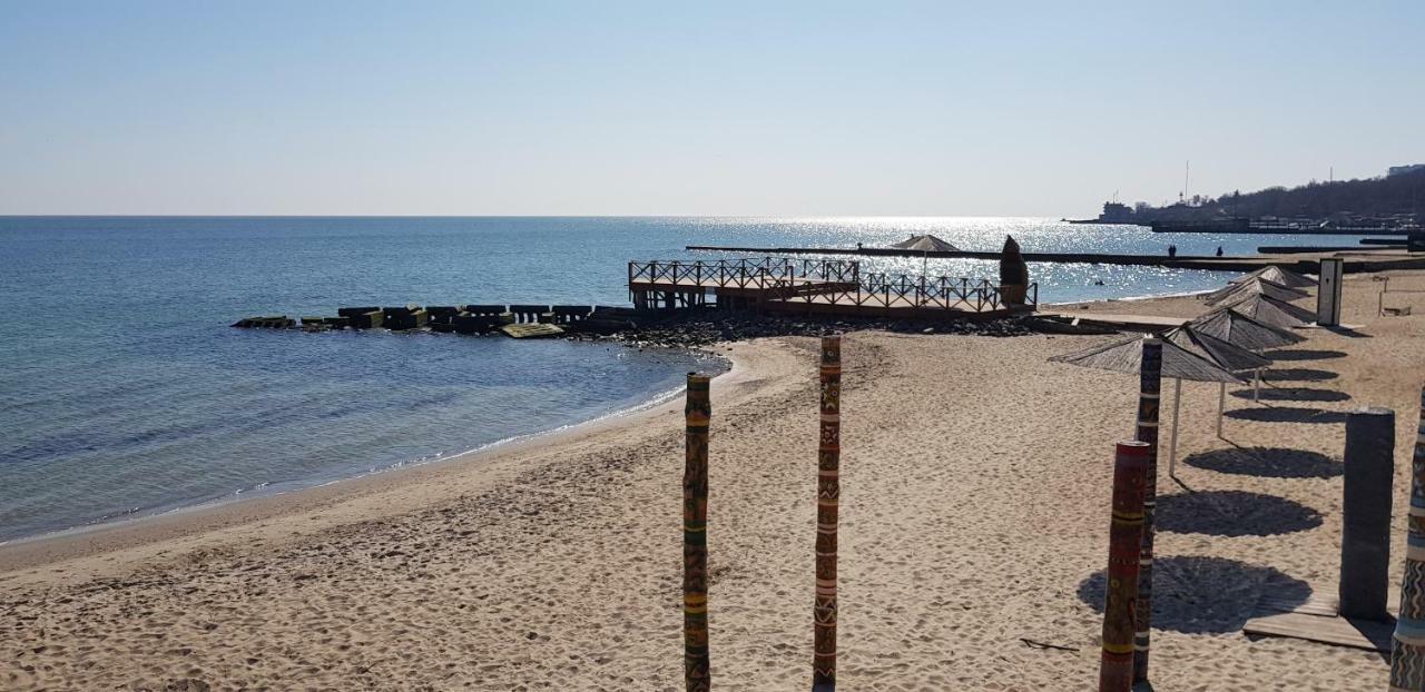 Hostel Uyutniy Dvorik Odessa Esterno foto