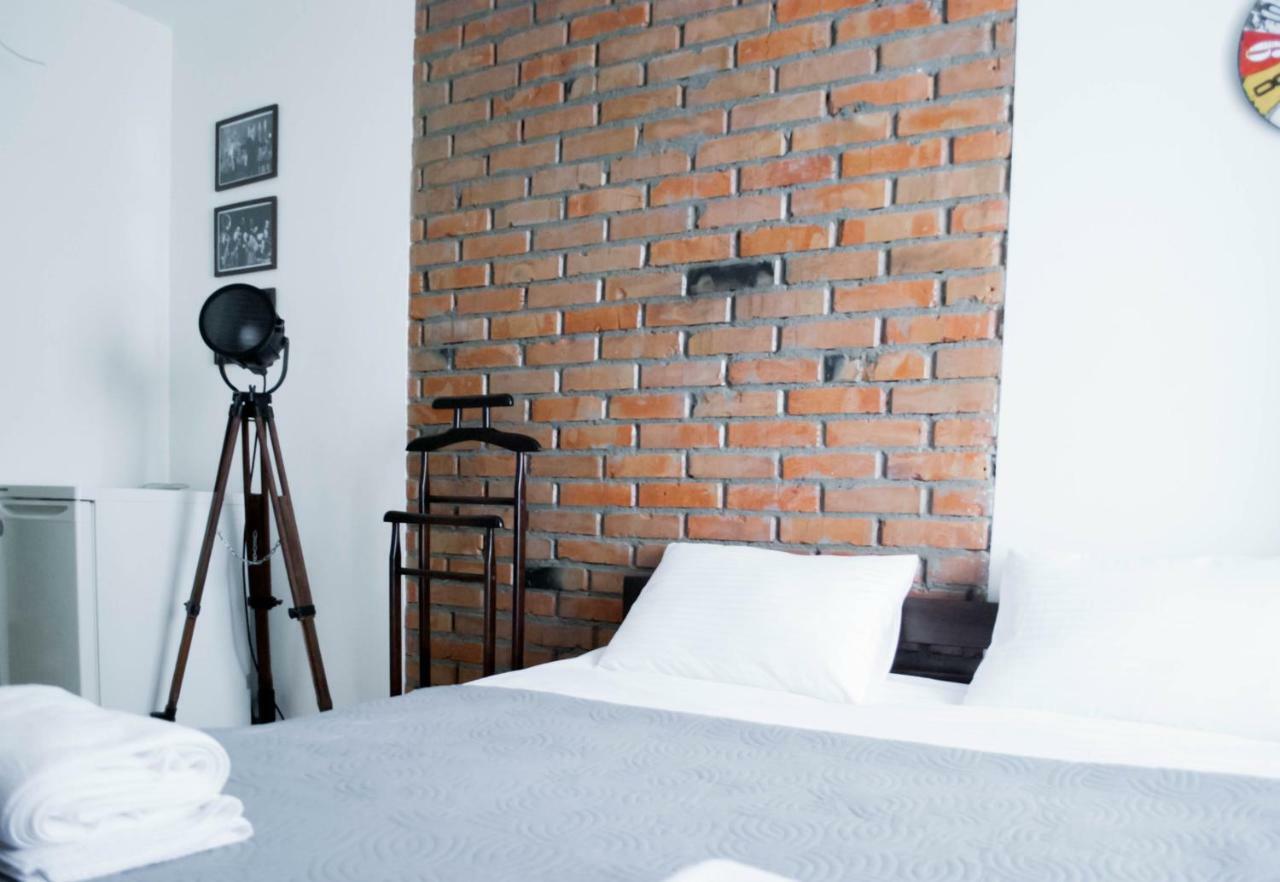 Hostel Uyutniy Dvorik Odessa Esterno foto