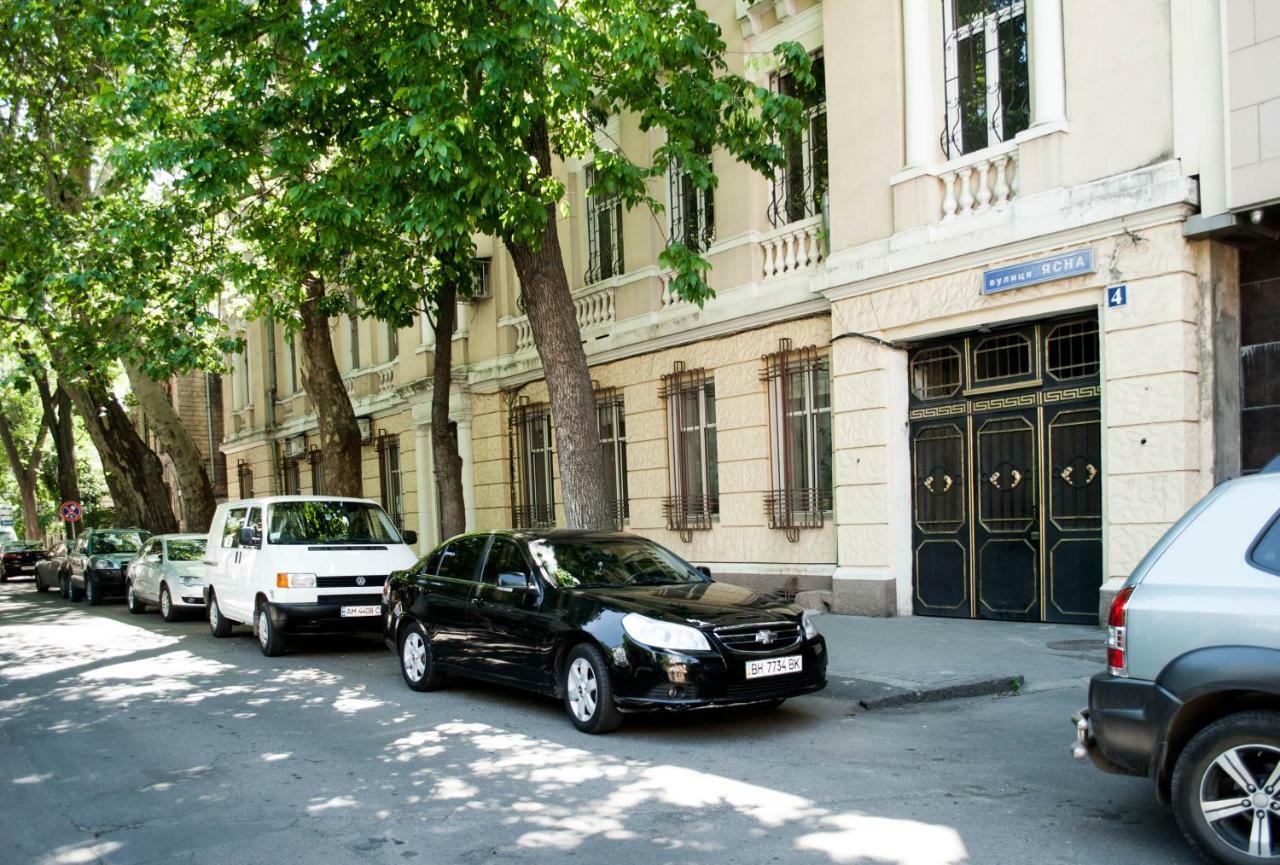Hostel Uyutniy Dvorik Odessa Esterno foto